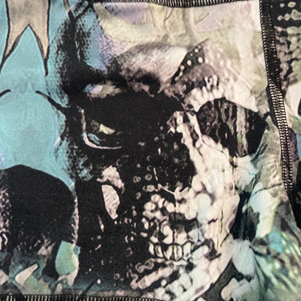 Fleo athletic Artistic skull and floral  Black and Teal workout Shorts. EUC! - Picture 3 of 8